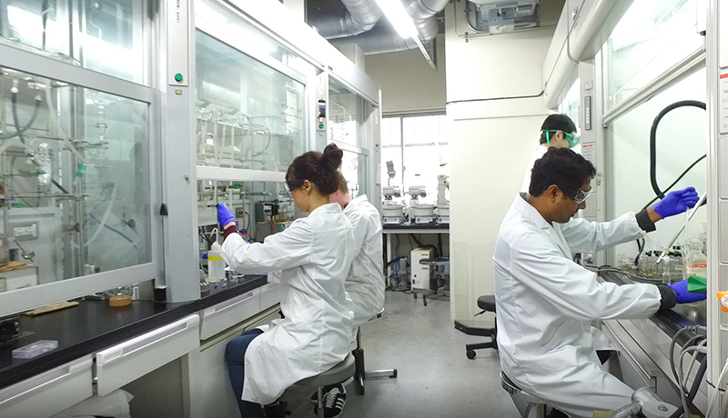 环球国际下载app欢迎你 今回のアジアシリーズ中継を引き受けたケーブル総合娯楽チャンネルtvNの解説者として久しぶりにグラウンドに復帰する